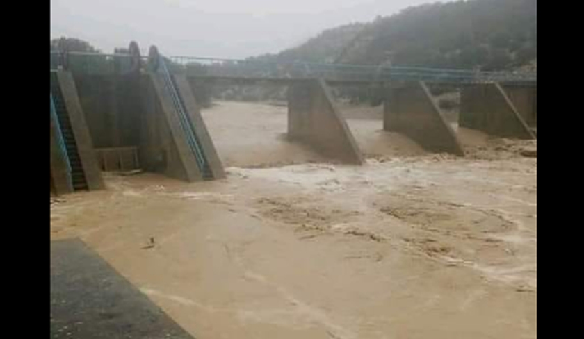 Cette photo d'un barrage rempli est-elle rcente ? 